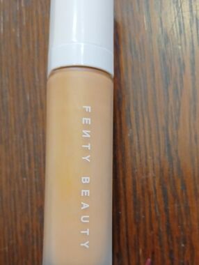 Fenty Beauty Pro Filt'r Foundation 335 - Warm Beige